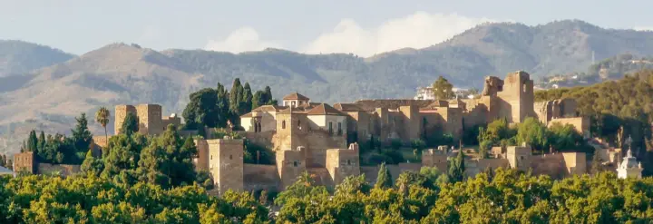 Tour a pie por Málaga: Alcazaba, teatro romano y tapas caseras
