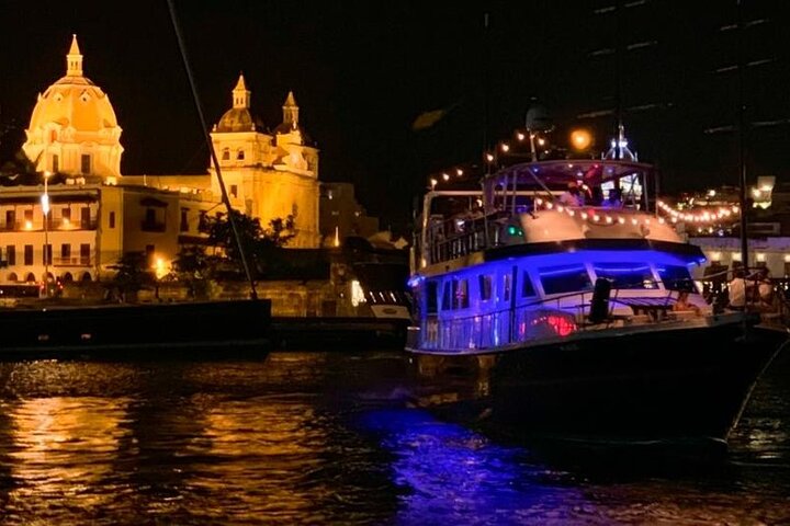 Dinner Cruise Tour through the Bay of Cartagena