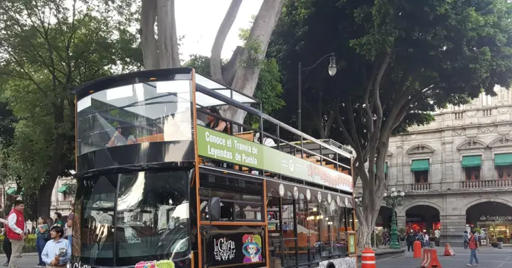 Puebla: Tour en autobús turístico con paradas libres y audioguía