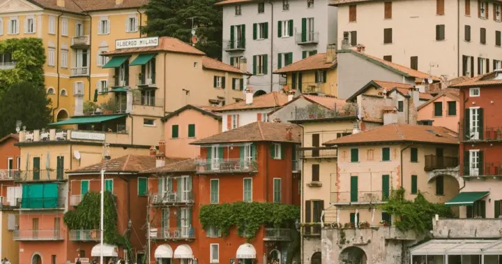 Milan: Lake Como and Bellagio Day Tour by Train and Boat