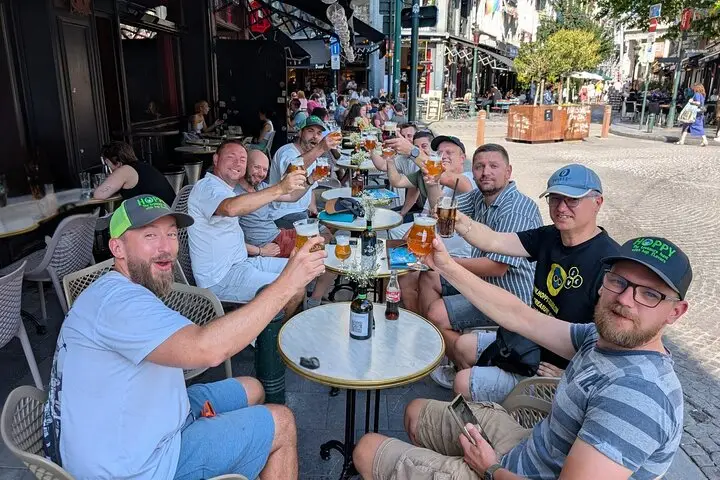 Cata de cervezas y búsqueda del tesoro en Bruselas + - 3h