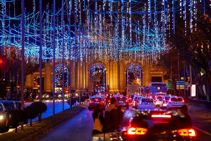 Madrid: Tour de Luces Navideñas en Tuk Tuk eléctrico