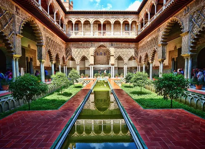 Tour Alcázar, Catedral de Sevilla y Giralda con entradas sin colas