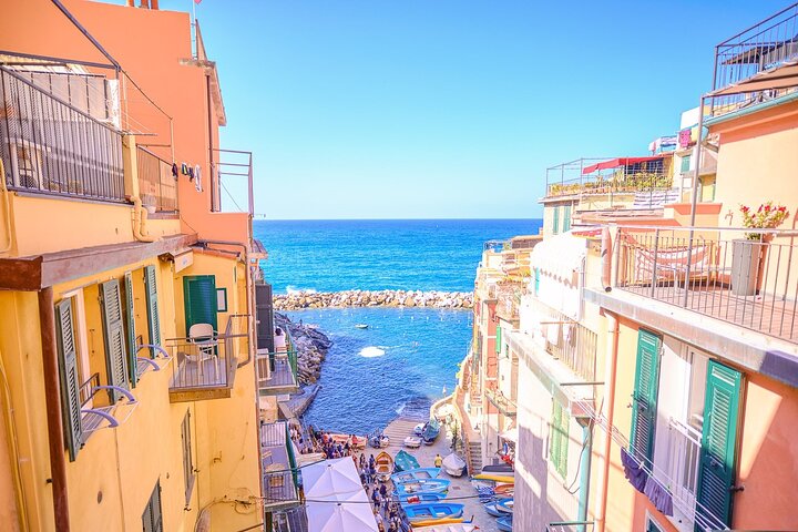 Excursión de un día al Parque Marino de Cinque Terre con degustación de limoncino desde Milán