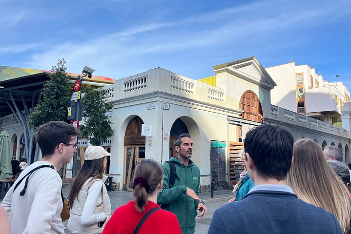 Tour gastronómico por Barcelona: Mercado y Barrio Gótico con guía experto