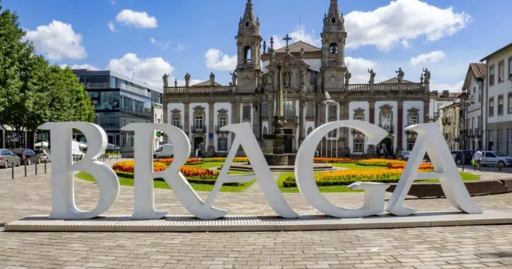 Hello Braga: Private 2-Hour Intro City Walk with Local Guide