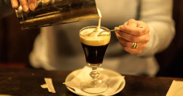 Dublin: Irish Food Trail Walking Tour with 3 Courses