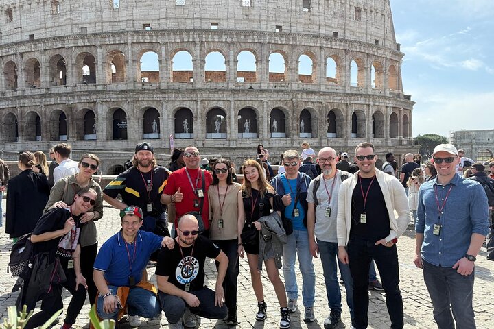 Excursión exclusiva al Coliseo con acceso al Foro Romano y la Colina Palatina
