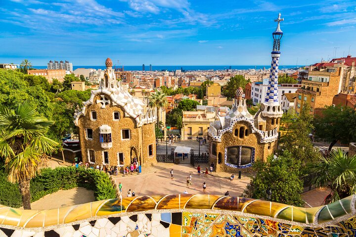 Combo: Visita guiada Sagrada Familia y Parque Güell