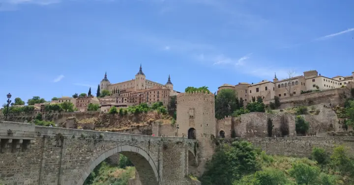 Historic Toledo: Cathedral and Museums in groups of maximum 10 people.
