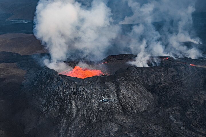 Helicopter Tour over the Reykjanes Volcano Area from Reykjavik