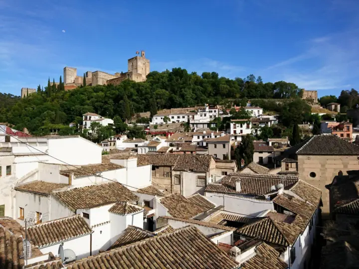 Albaicín y Sacromonte: Tour con Espectáculo Flamenco