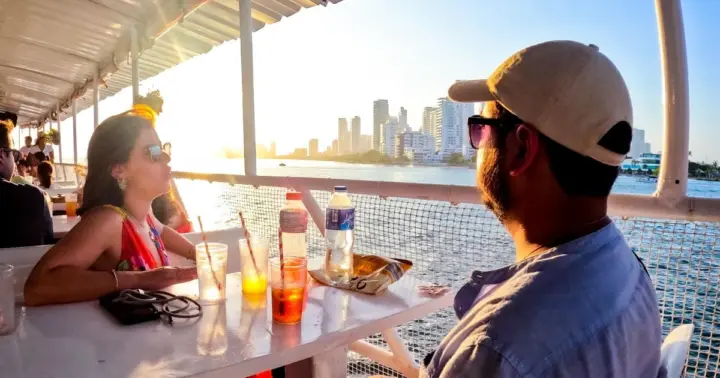 Cartagena Bay: Sunset Boat Tour with Dancing and Open Bar
