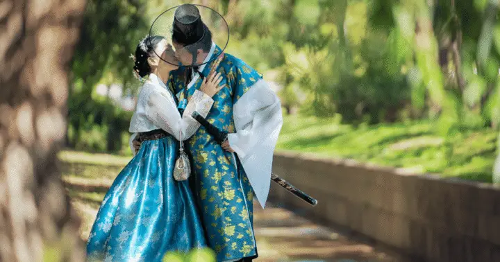 Seoul: Hanbok Rental with Gyeongbokgung Palace Entry