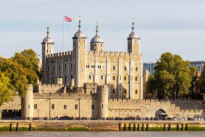 Tower of London Tickets with Thames River Cruise Ride