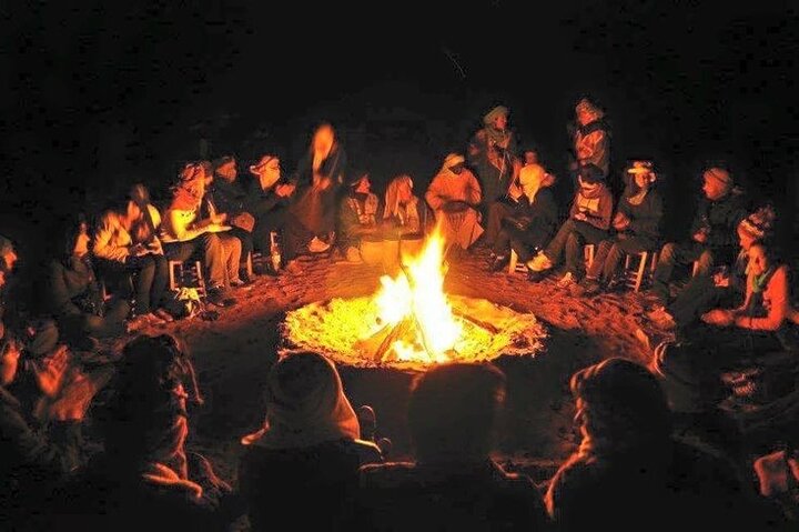 Paseo en camello al atardecer por el desierto de Agafay con cena espectáculo