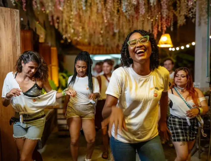 Live The Nightlife In Cartagena Partying