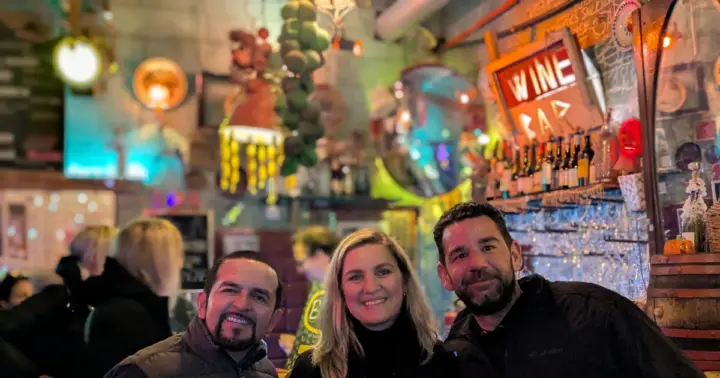 Budapest: Ruin Bars, Street Art, and Jewish Quarter Tour