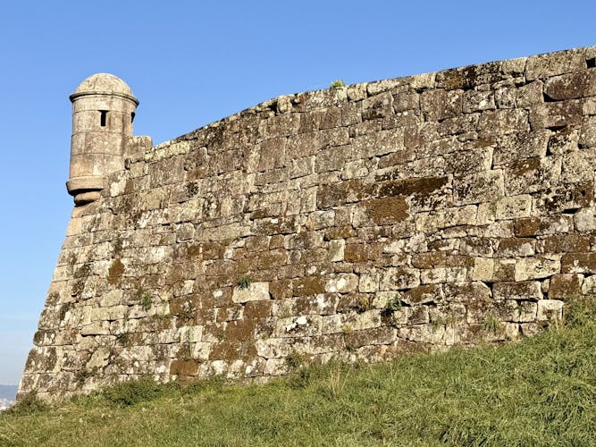 Shared walking tour through Vigo's historic centre and O Berbés