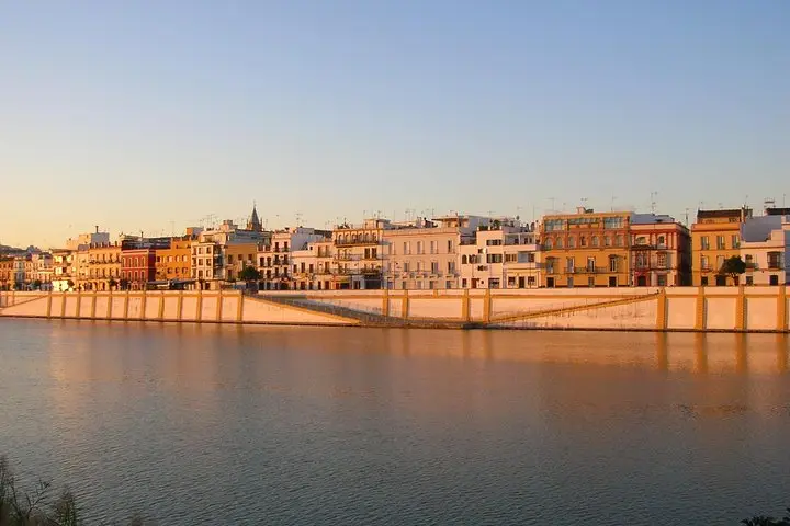 Atardecer, tapas y Triana