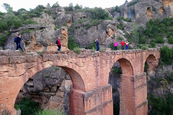 Ruta de Senderismo por el Acueducto Romano de Peña Cortada y Ruta de Agua