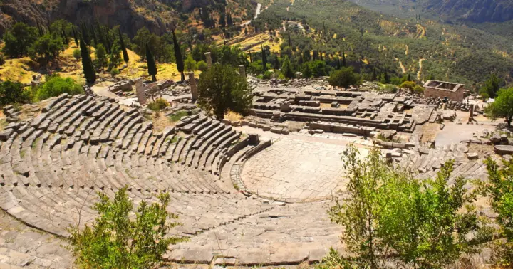 From Athens: Delphi Day Trip with Spanish-Speaking Guide