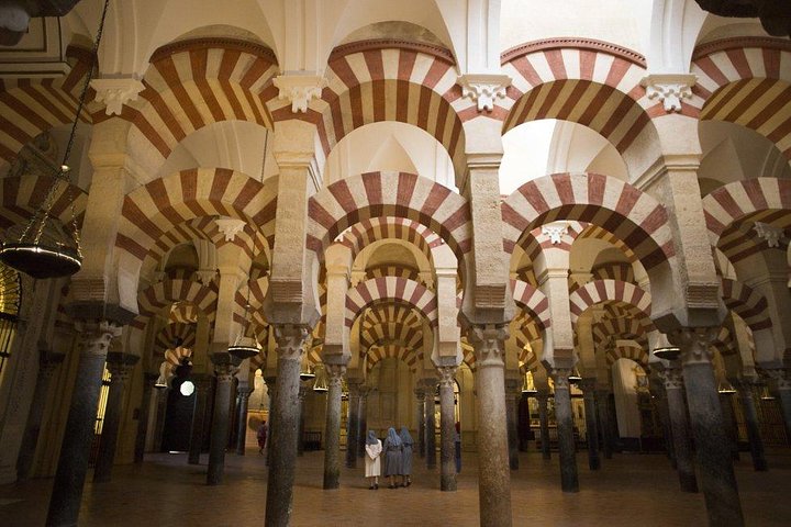 Mezquita y Catedral de Córdoba desde Sevilla