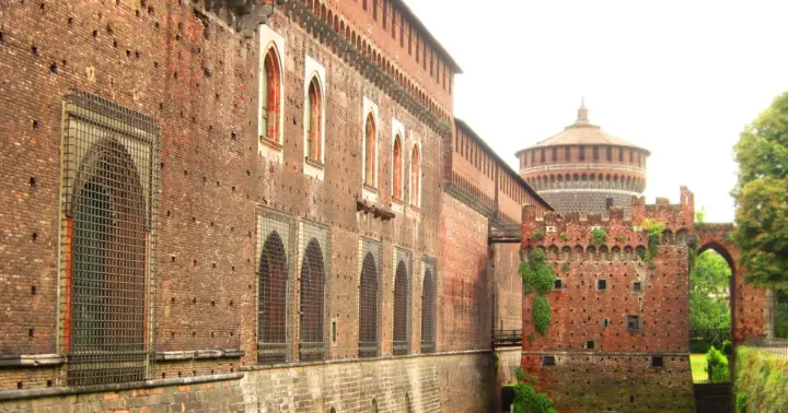 Tour de la catedral de Milán, el castillo de Sforzesco y la Pietà de Miguel Ángel
