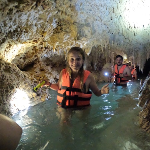 Tulum: Visita guiada a un cenote + Comida + Traslado de ida y vuelta