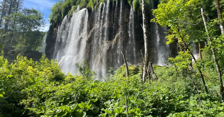 From Zagreb: Plitvice & Rastoke Guided Day Trip with Ticket