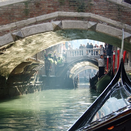 Venecia: Serenata en góndola por el Gran Canal + Introducción