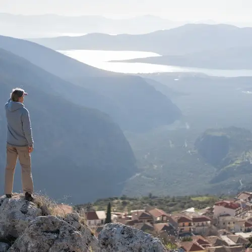 Delphi: Full-Day Small Group Guided Tour from Athens
