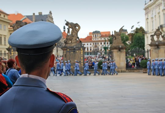Recorrido por Praga con castillo, cambio de guardia y aplicación móvil de realidad aumentada