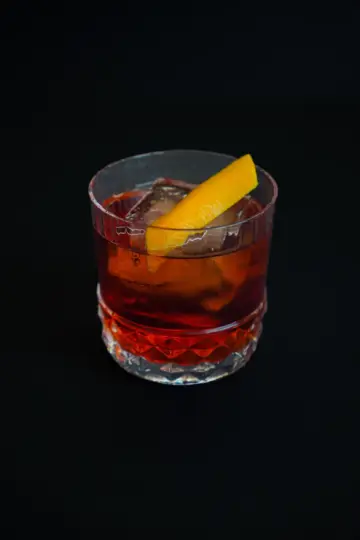 Degustación de cócteles en el Esoterique Bar & Lounge de Praga
