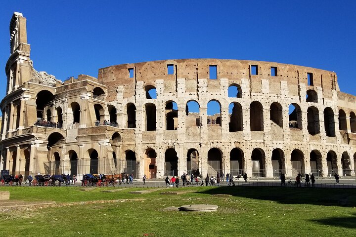 Entrada al Coliseo + Foro Romano y Colina Palatina con Audioguía