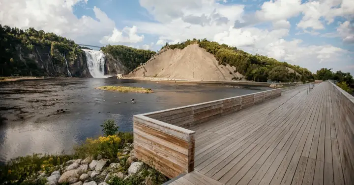 Round-trip shuttle to Parc de la Chute-Montmorency with access & cable car