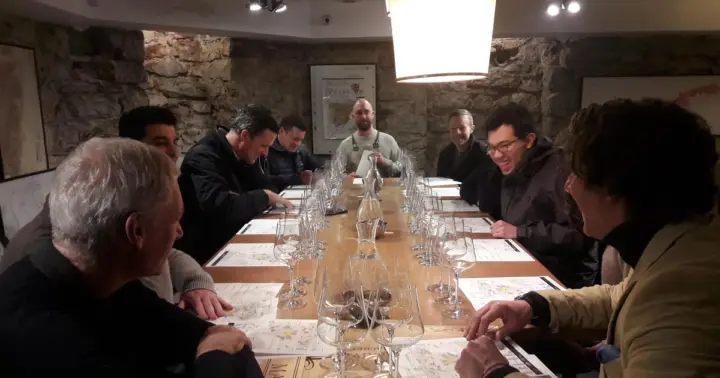 San Sebastián: tour a pie privado y cata de vino