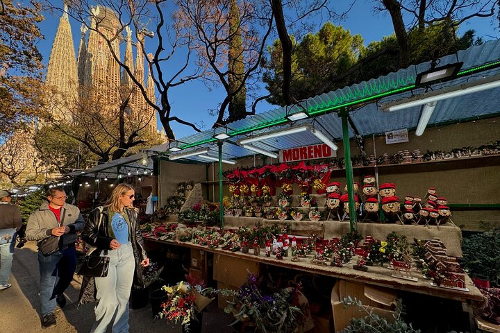 Barcelona Sagrada Familia Grupo pequeño y mercado opcional de Navidad
