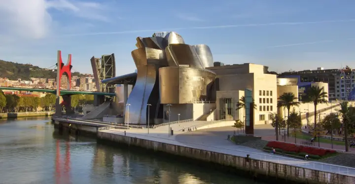 Bilbao: Visita guiada a pie Clásica y Moderna con Pintxos