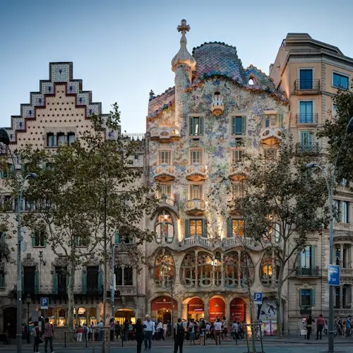 Barcelona: Visita guiada + Entrada sin colas para la Sagrada Familia y el Parque Güell