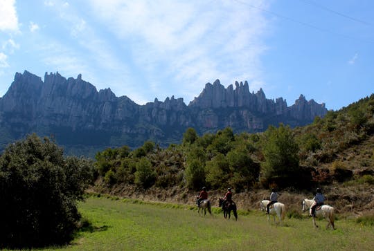 Paseo a caballo por el parque nacional de Montserrat desde Barcelona