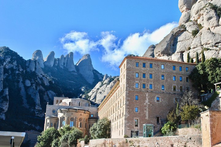 Excursión de un día a Montserrat Halal con teleférico