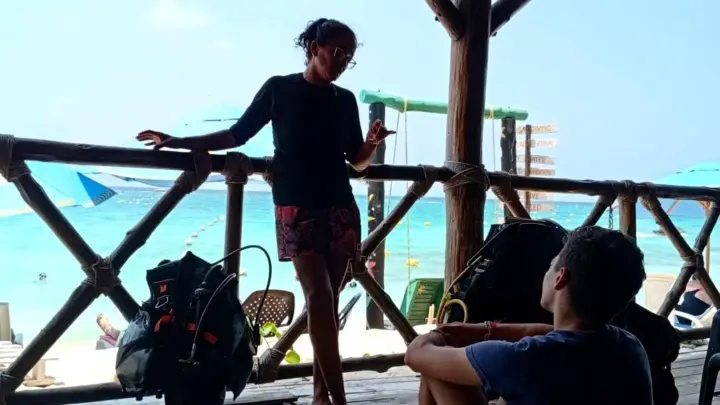 Cartagena to Barú: Beginner Scuba Dive + PADI class (10+)