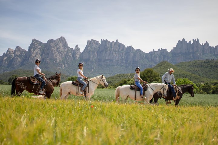 Monasterio de Montserrat y Experiencia de montar a caballo desde Barcelona
