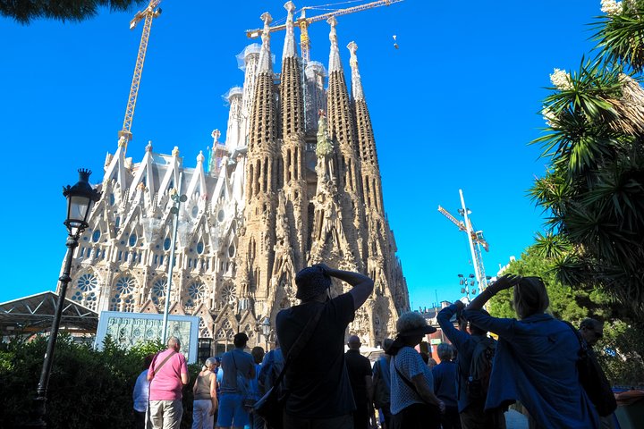 Barcelona Highlights & Sagrada Familia Tour : Acceso prioritario
