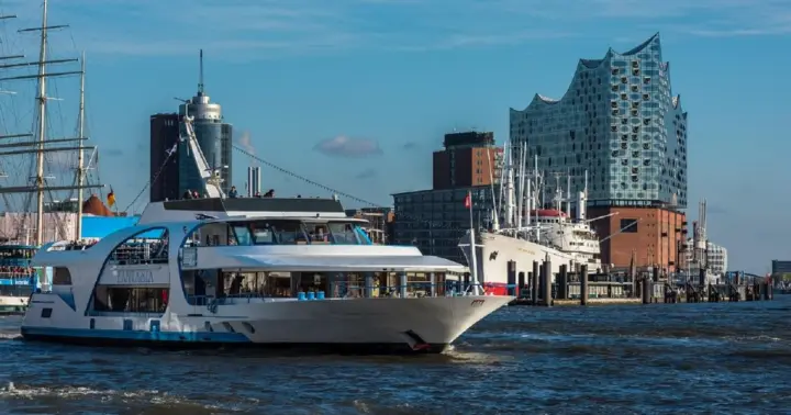 Hamburgo: paseo en barco turístico de 2 horas hasta Blankenese