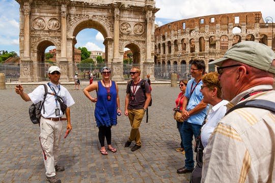 Visita al Coliseo con la arena, el Foro Romano y el Monte Palatino