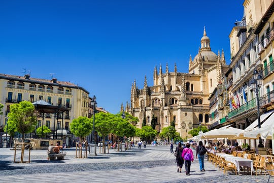 Excursión de día completo o medio día a Segovia desde Madrid con visita guiada a pie