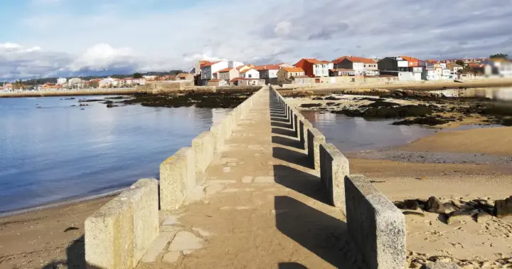 Desde Santiago: Rías Bajas, Cambados e islas atlánticas