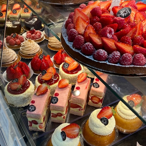 Paris: Luxury Guided Day Trip from London + Bateaux Parisiens Lunch Cruise